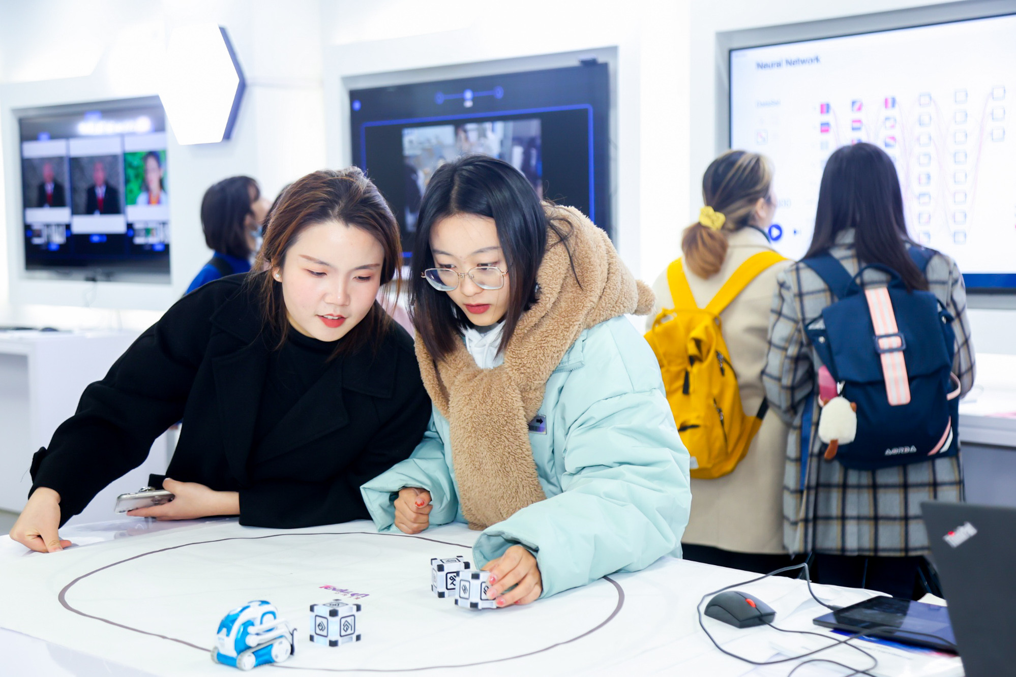 学校举办2020年创新创业体验日活动