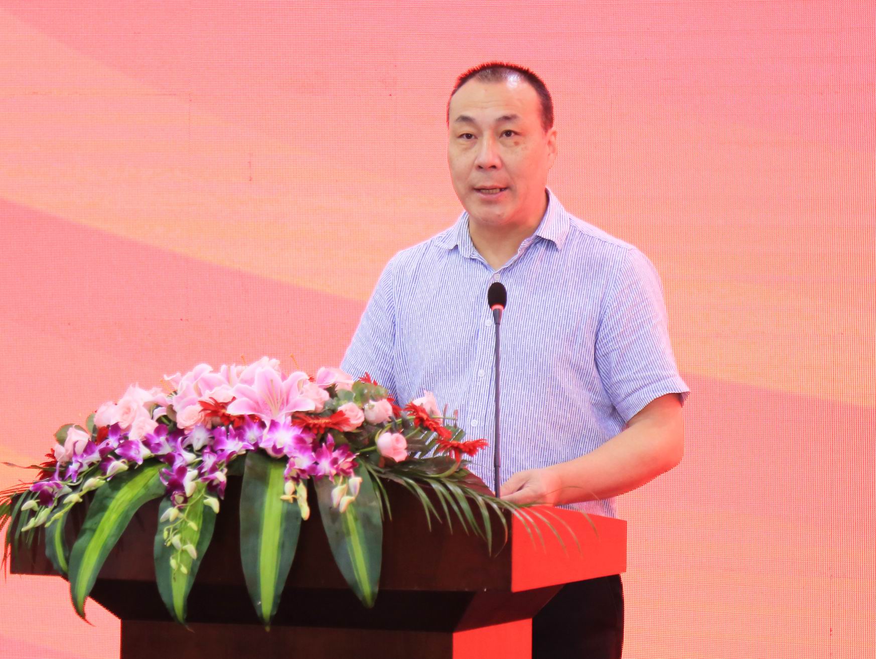 校党委书记,浙江省"八八战略"研究院院长李金昌致辞